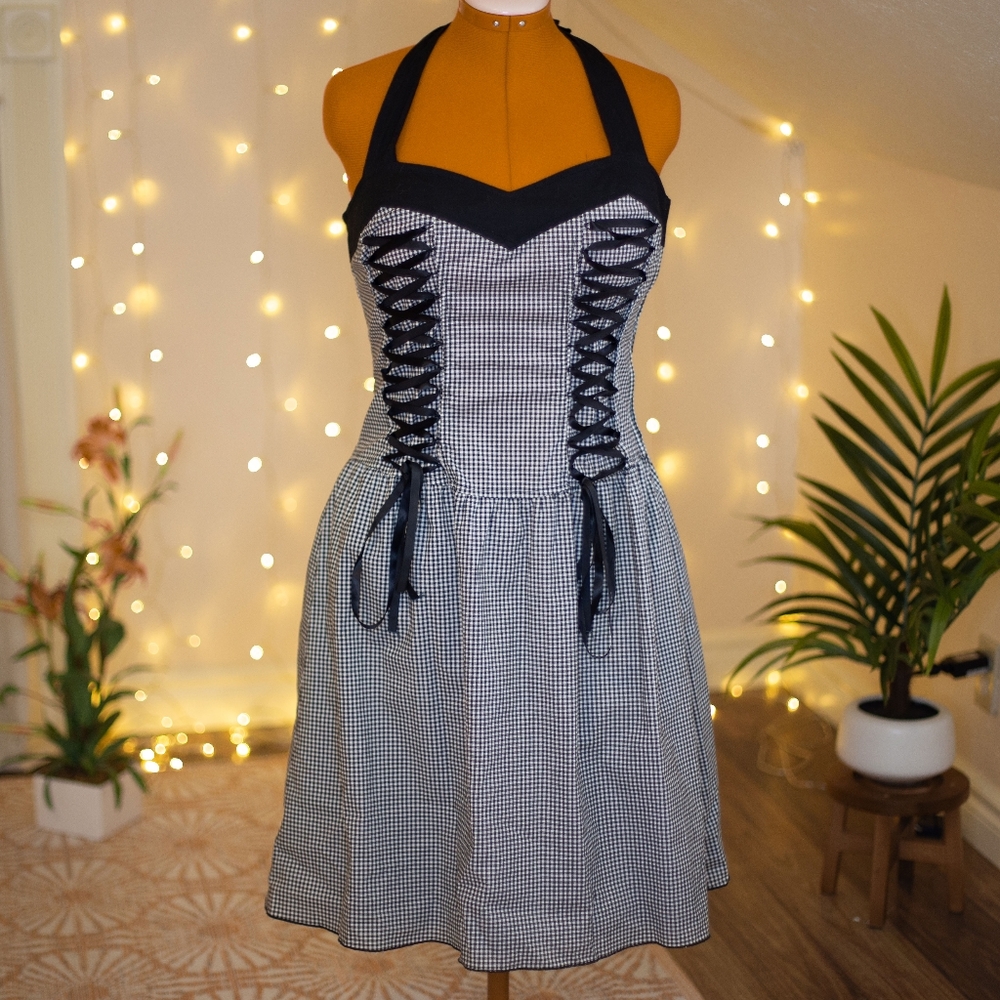 Retro sweetheart halter gingham dress